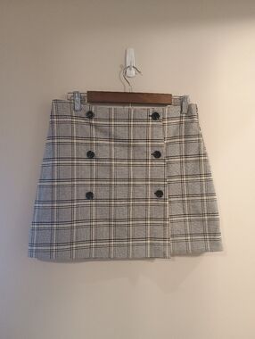 Y2k 90s Style Divided H&M Plaid Double-Breasted Mini Skirt in Black and White